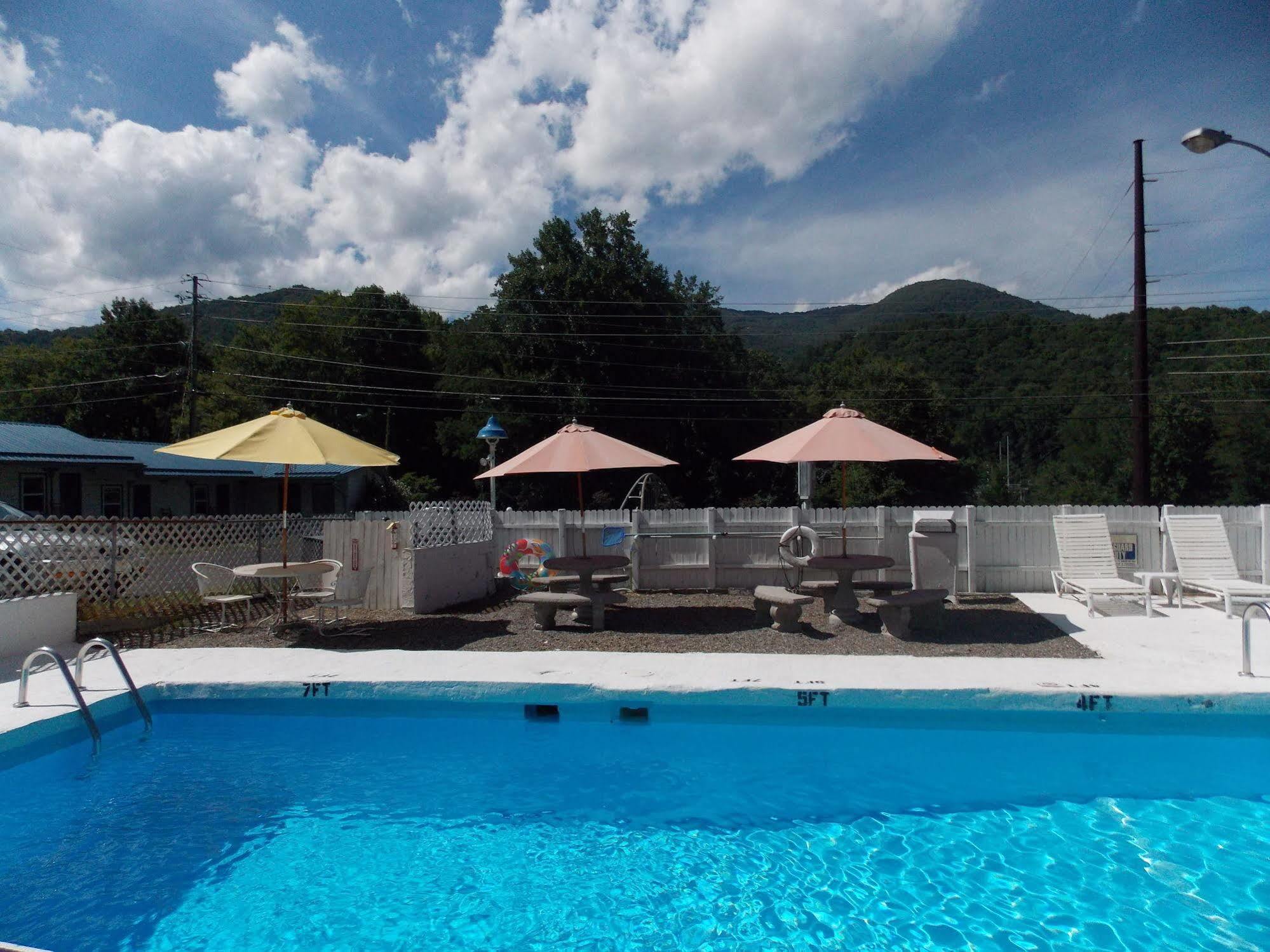 Clarketon Motel - Maggie Valley Bagian luar foto